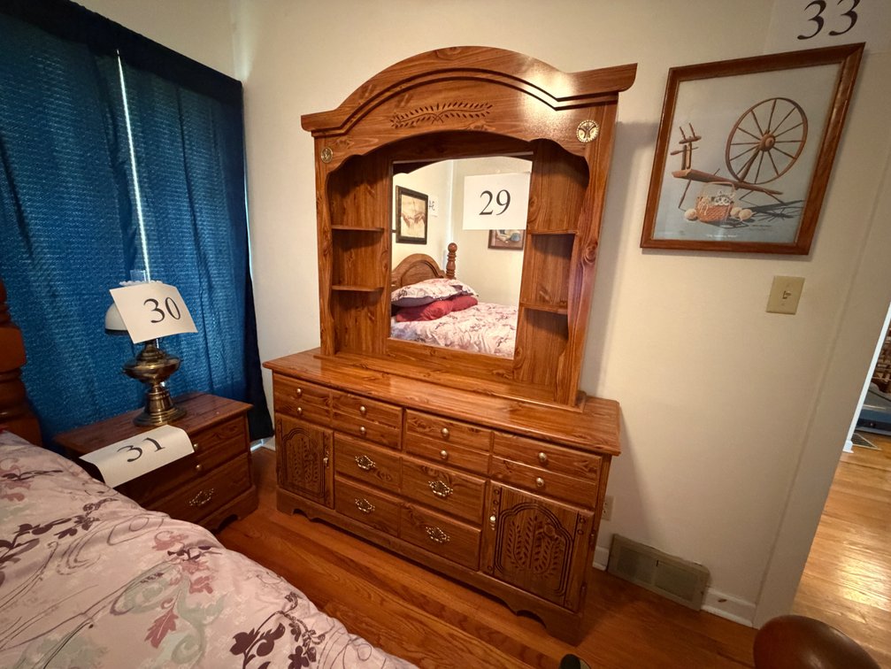 4 DRAWER 2 DOOR DRESSER WITH HUTCH MIRROR