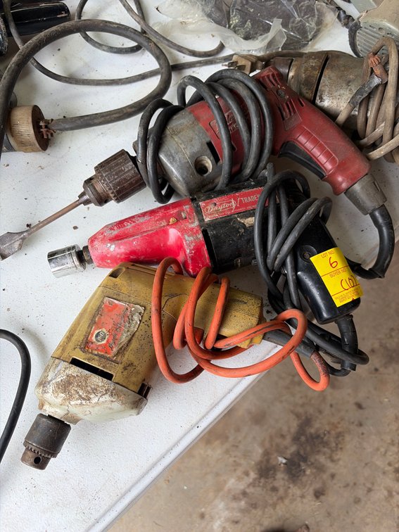 6 electric drills, 2 saws, 2 jigsaws.