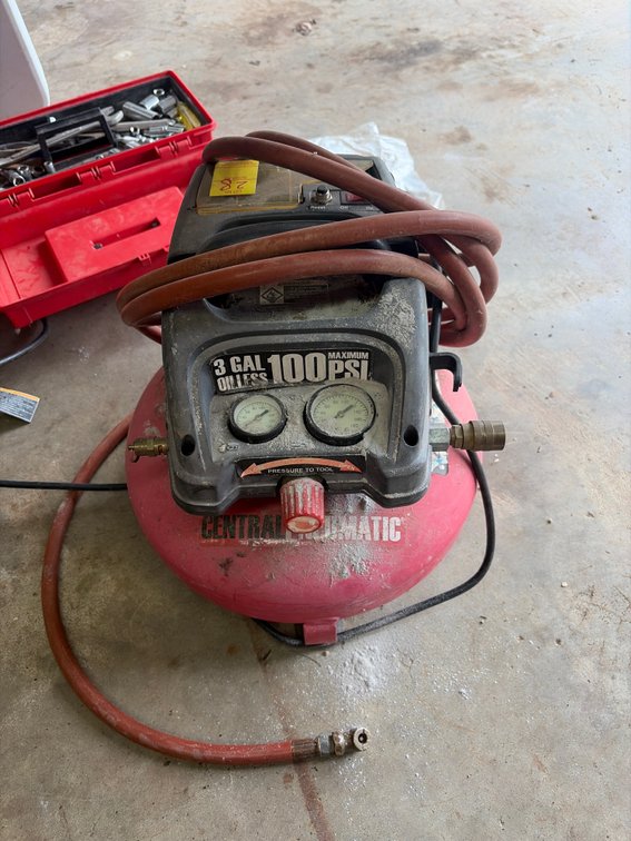 3 gallon oilless 100 psi central pneumatic air compressor
