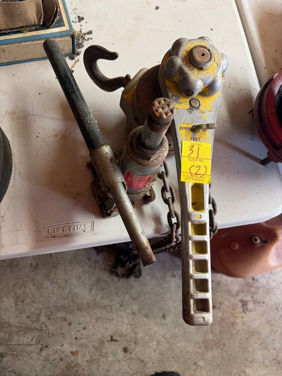 Lever chain hoist, hydraulic jack