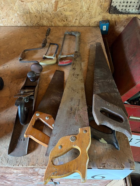 6 hand saws; vintage bailey planer; hand drill.