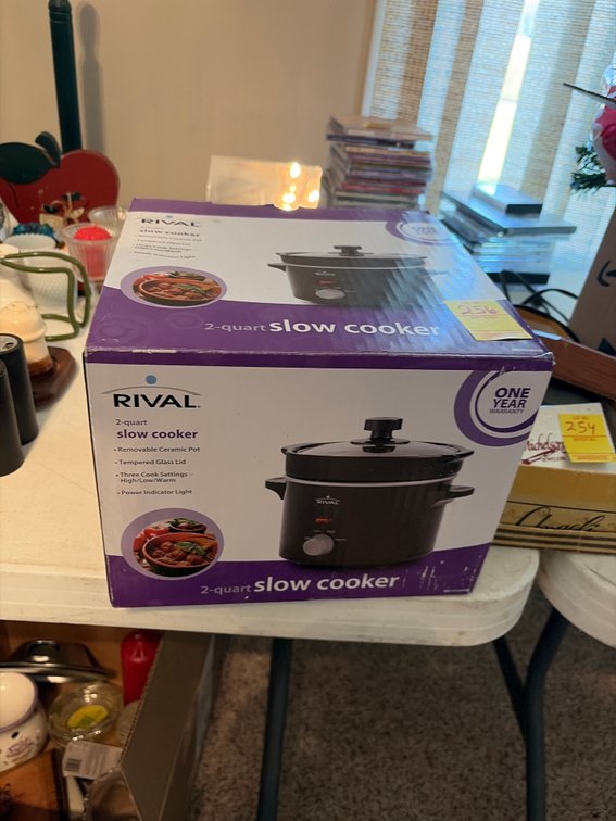 Slow cooker