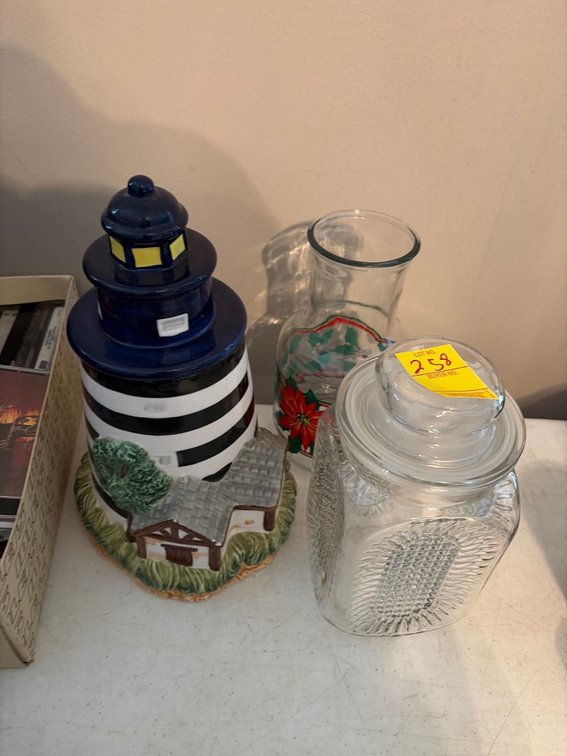 Lighthouse cookie jar; candy jar; lemonade pint