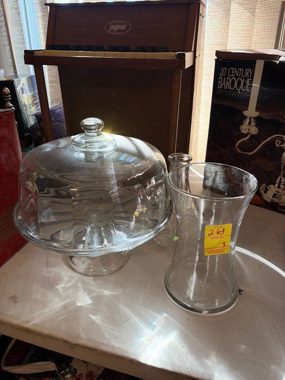 Cake didplay; flower vase; etc.