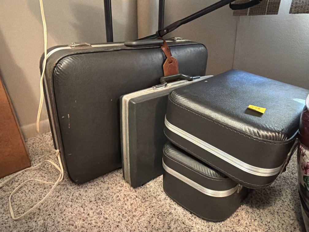 4 luggage carriers