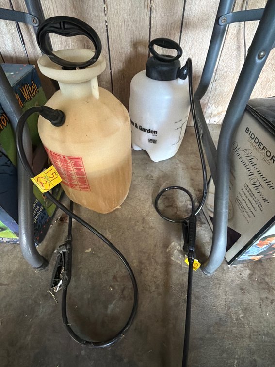 2 garden sprayers