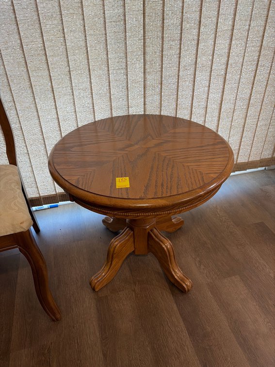 25” round oak table