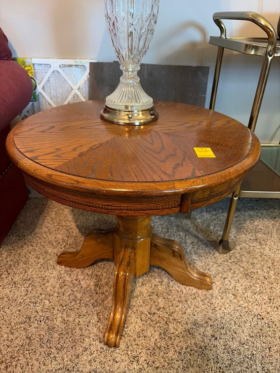 25” round oak side table