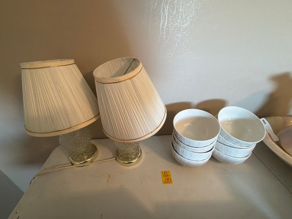 Libbey bowls and 2 lamps