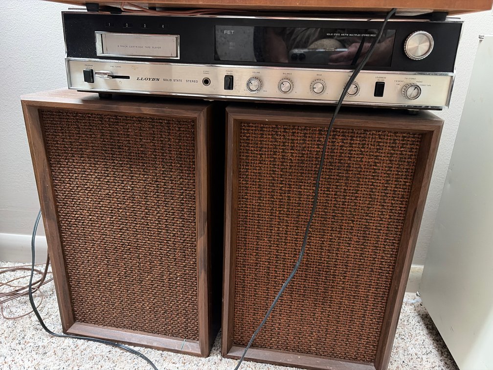 Lloyds solid state stereo am/fm/phono/stereo tape