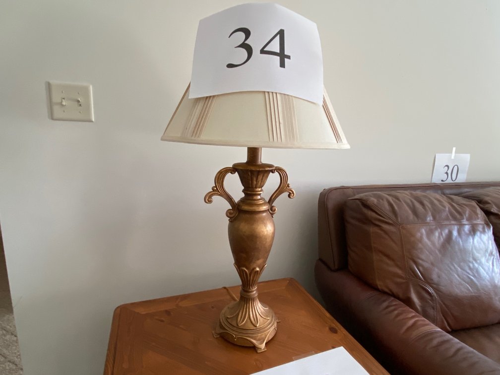 PRETTY TABLE LAMP