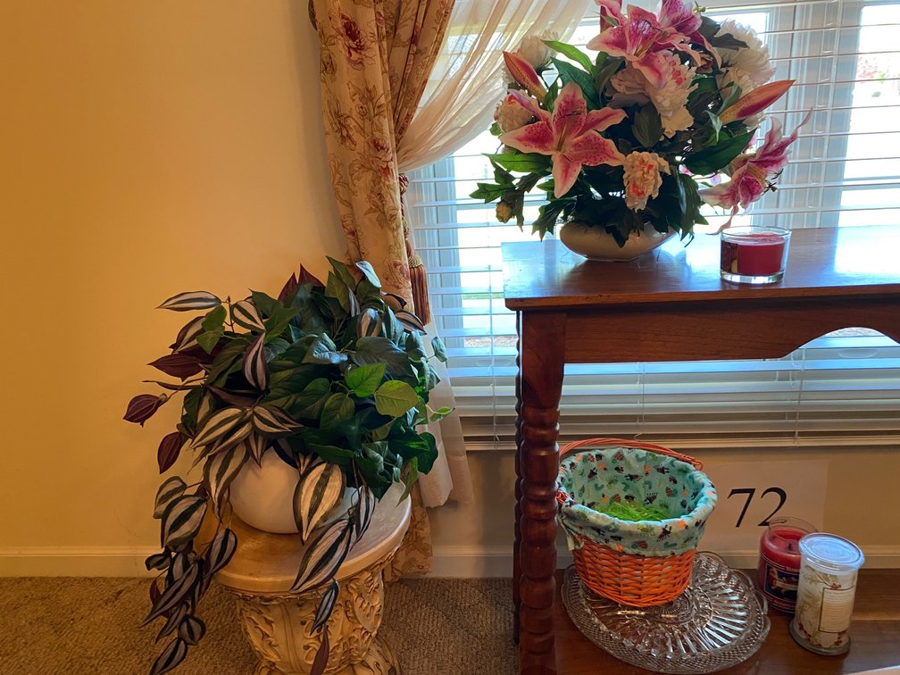TWO CRYSTAL PLATTERS, BASKET (MORE IN DESCRIPTION)
