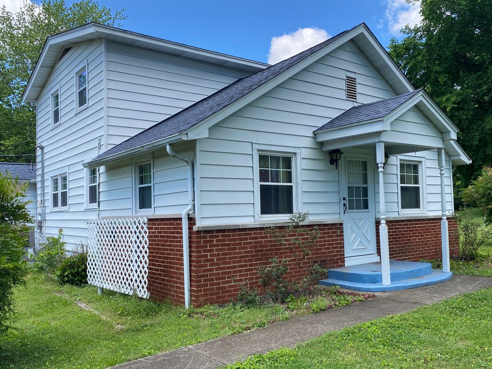 Tract 3: ±137x200 ft. w/House and Garage/Studio
