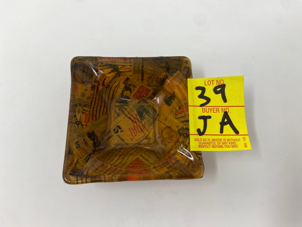 VINTAGE GLASS ASH TRAY APPROX 3.5"X3.5"