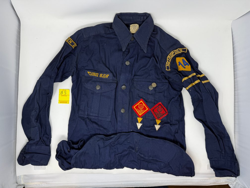 AUTHENTIC BOY SCOUT UNIFORM WITH BADGES