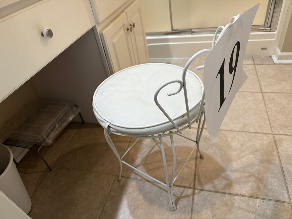 WHITE IRON VANITY CHAIR