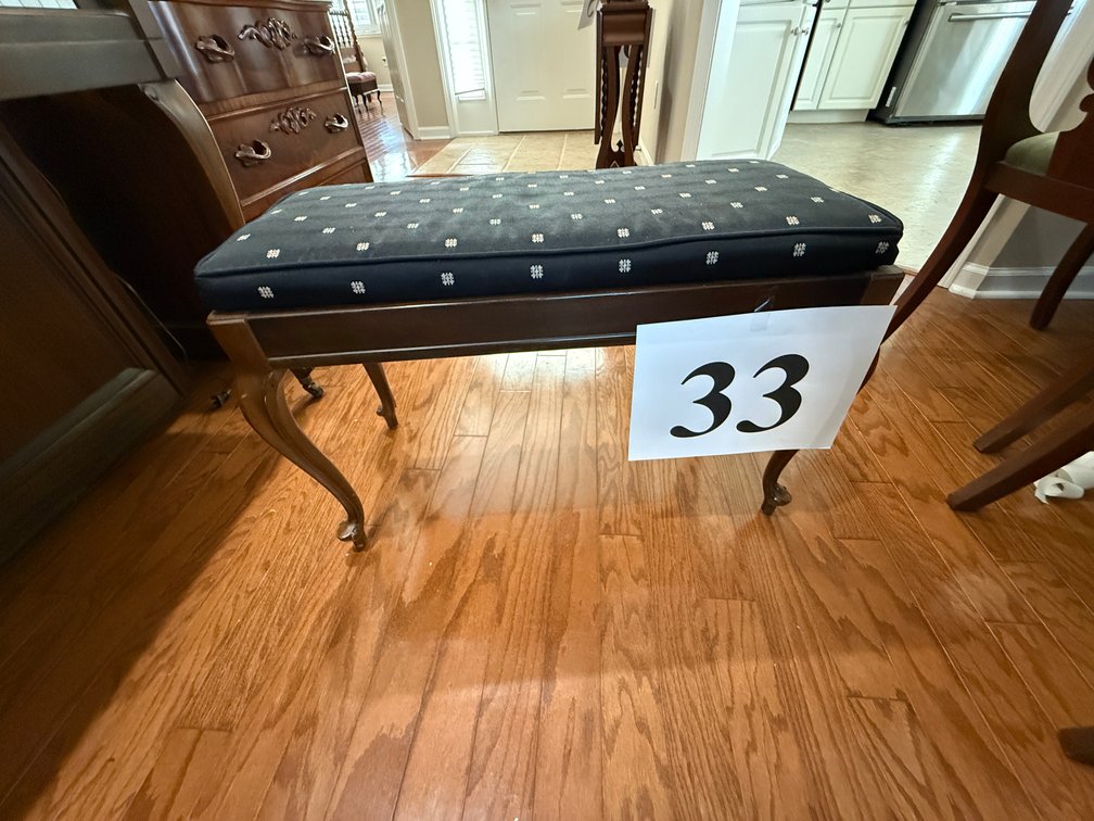 WOOD PIANO BENCH WITH PIANO MUSIC