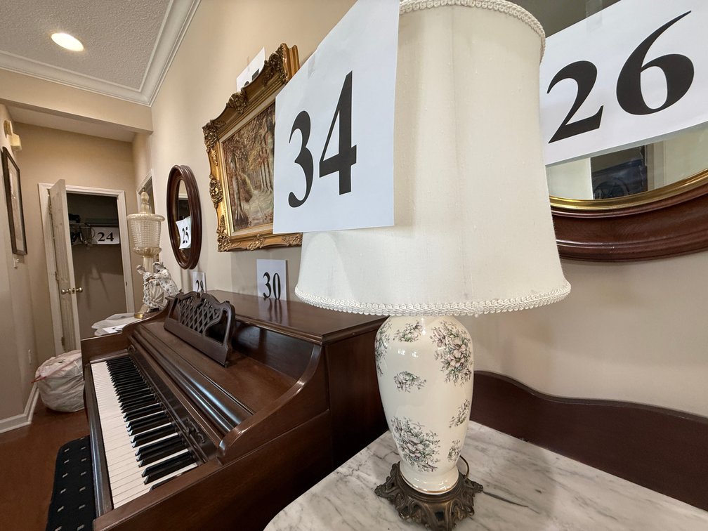 TABLE LAMP