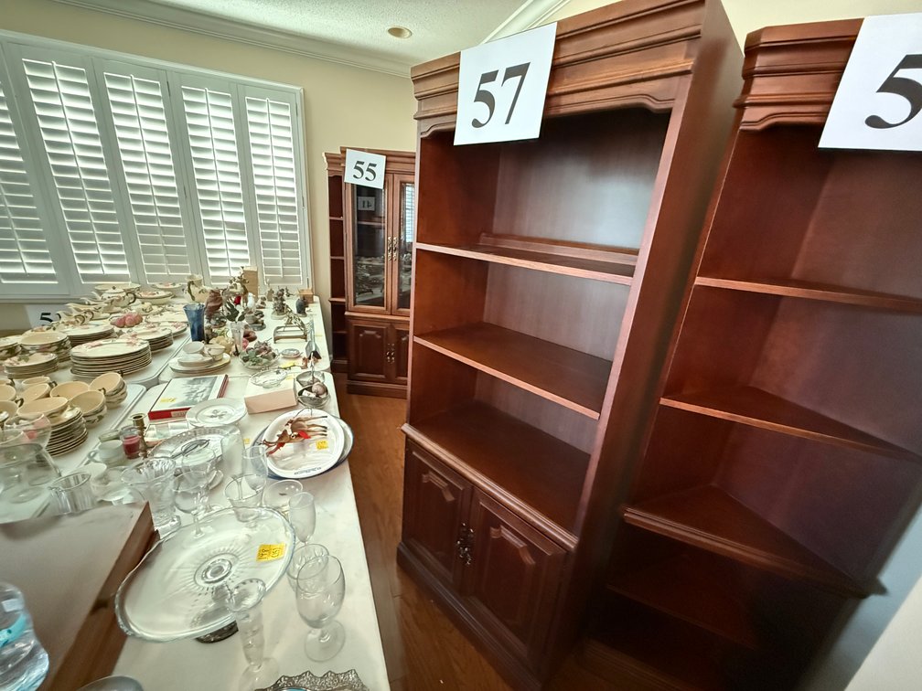 2 DOOR 3 SHELF BOOKCASE