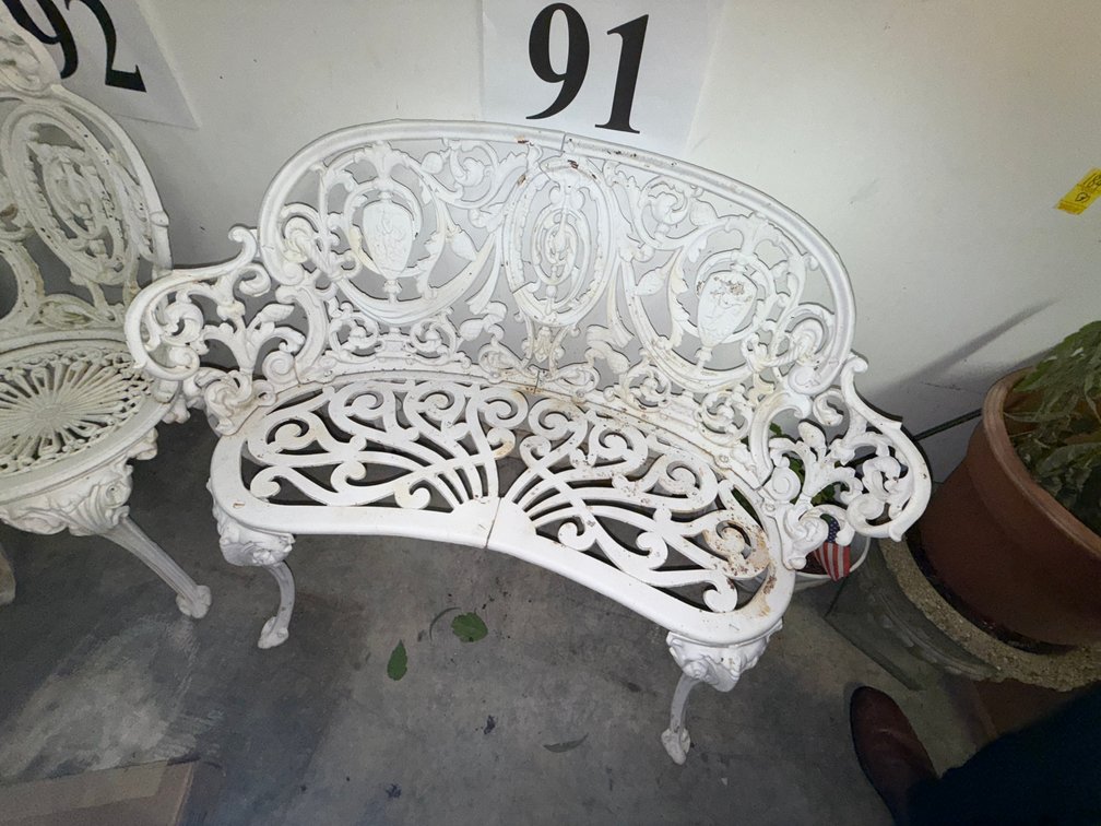 WROUGHT IRON ORNAMENTAL LOVE SEAT