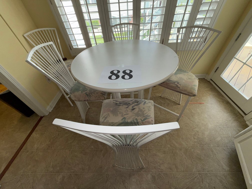 KITCHEN TABLE AND 5 CHAIRS-NEEDS REPLACEMENT CUSHIONS