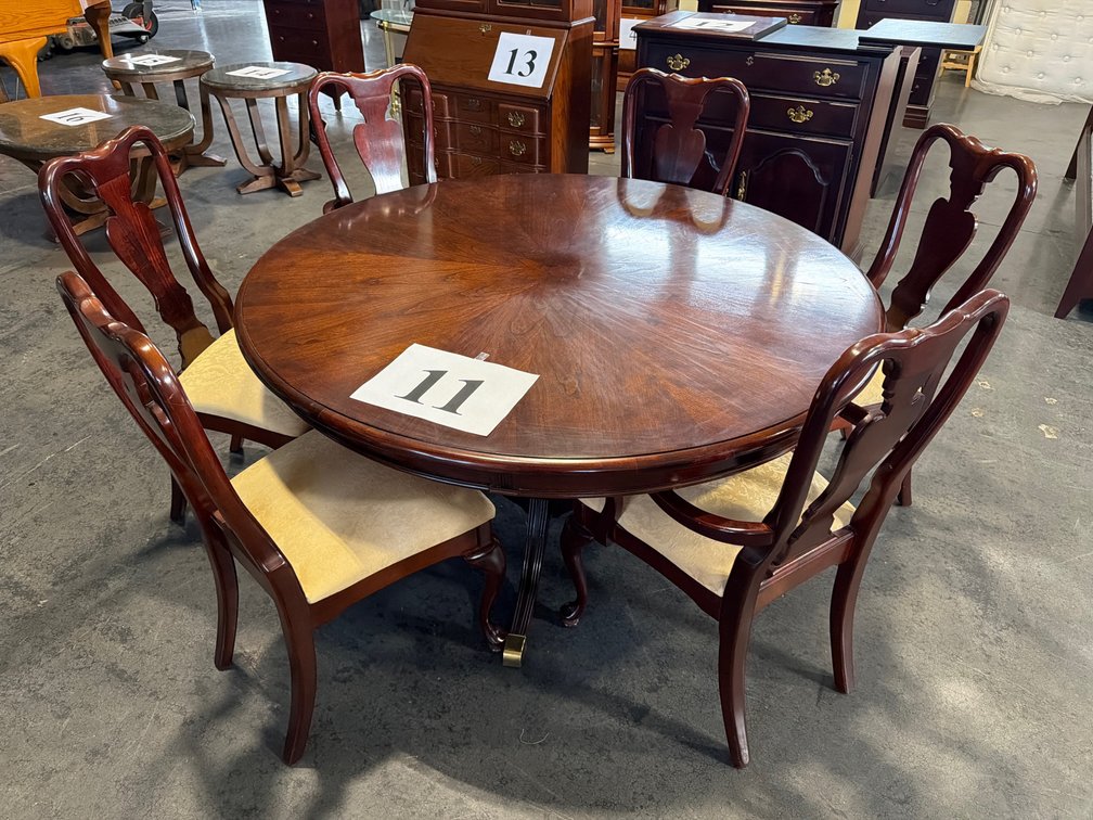AMERICAN DREW ROUND DARK WOOD PEDESTAL TABLE AND CHAIRS