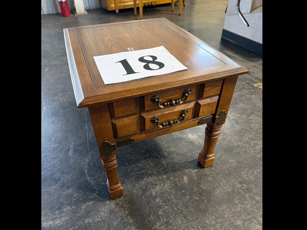 1 DRAWER DARK WOOD END TABLE WITH METAL APPLIQUES