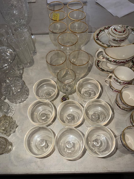 APPROX 18 PCS CLEAR GLASS STEMWARE