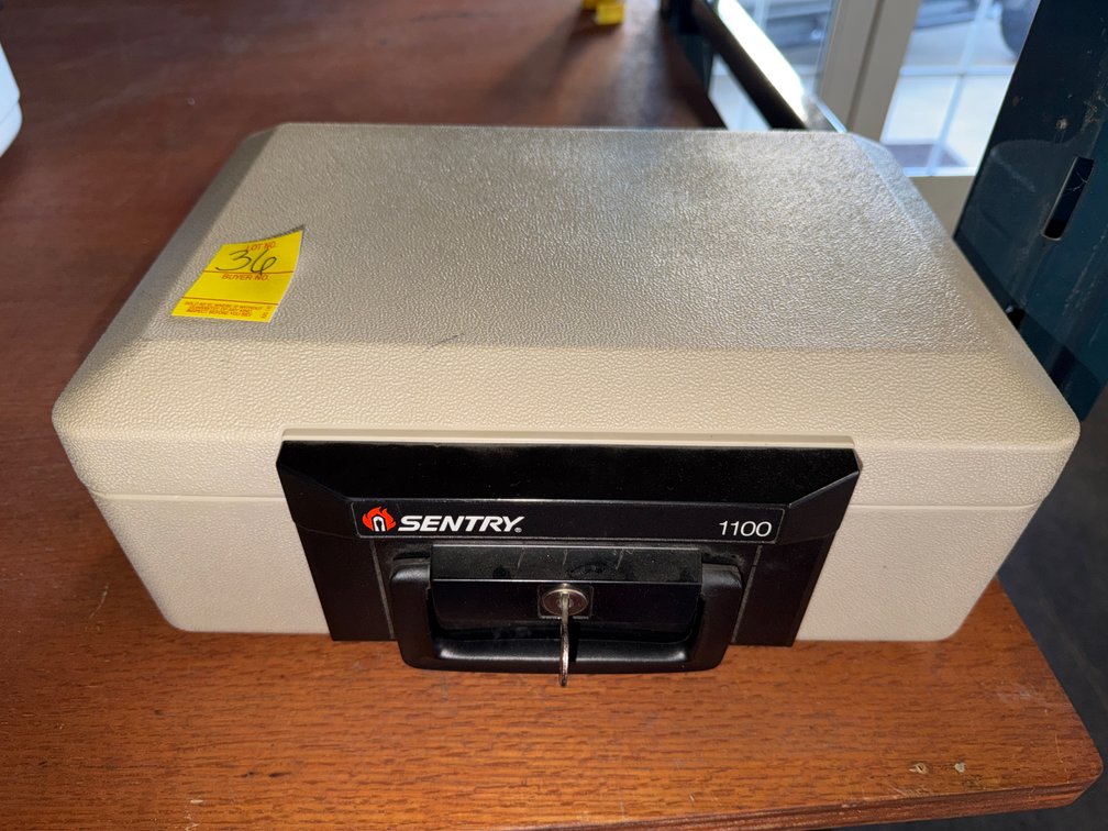 SENTRY FIRE SAFE WITH KEY