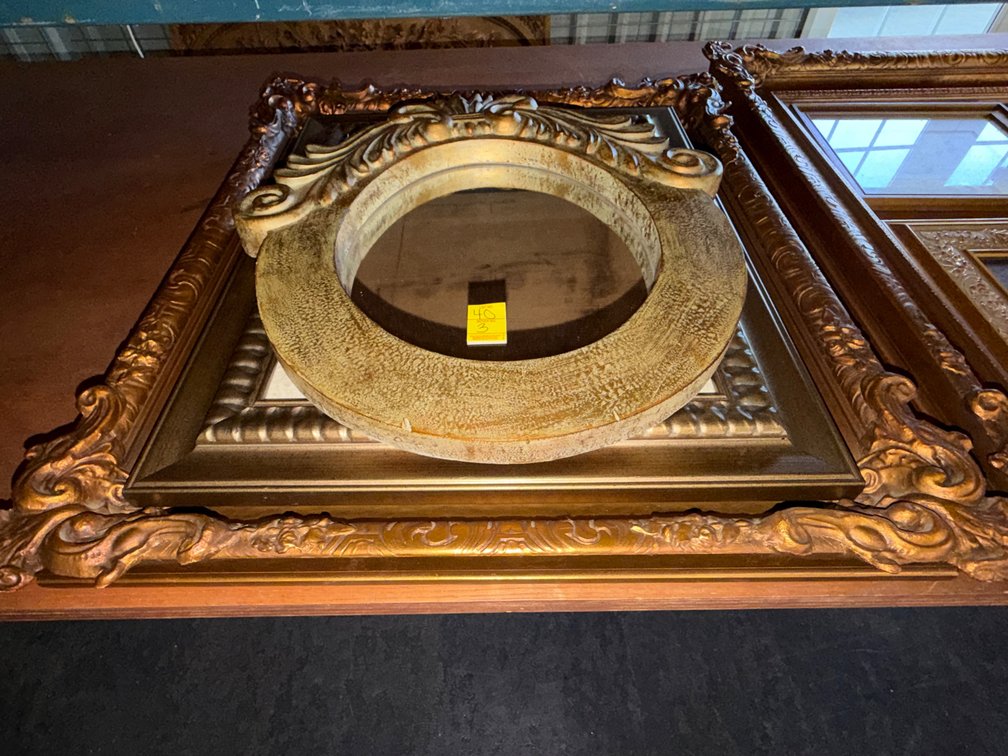 LOT OF 3 VARIOUS SIZE MIRROR/PRINTS/FRAME