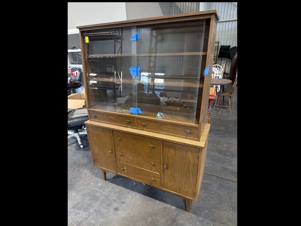 MID CENTURY STYLE CHINA CABINET/BOOKCASE