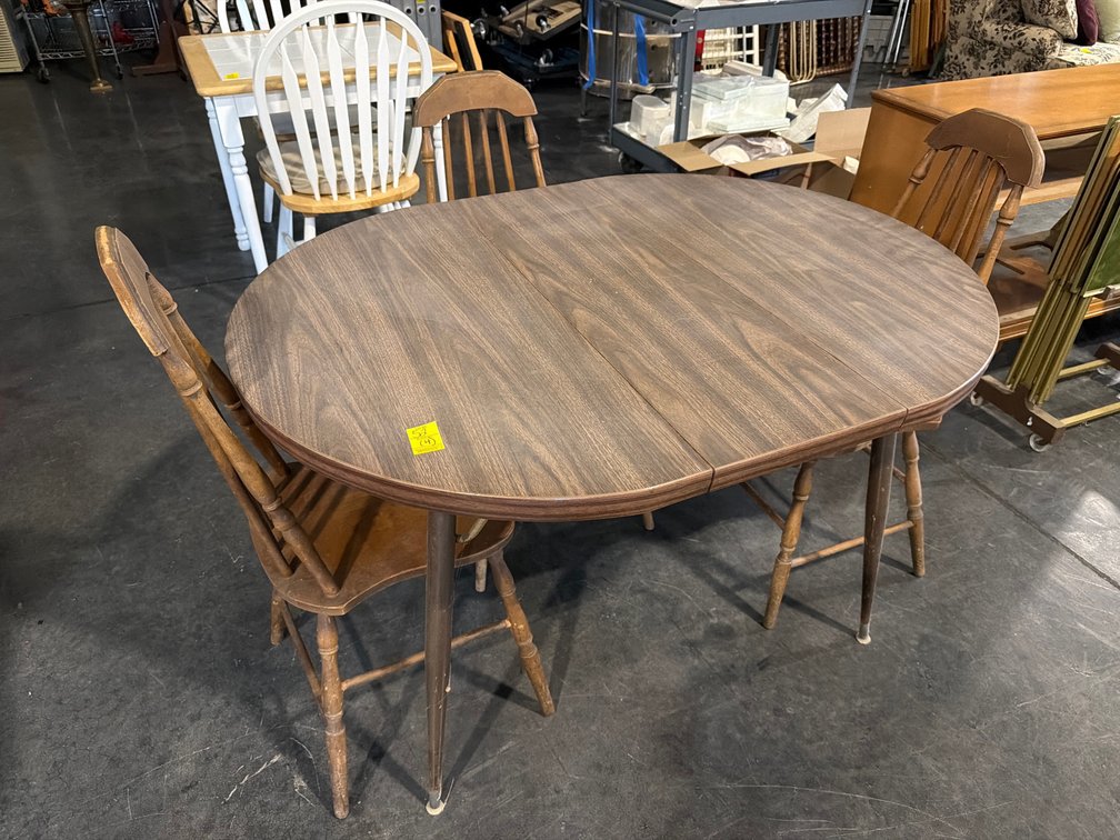 OVAL TOP TABLE WITH 3 SPINDLE BACK WOOD CHAIRS