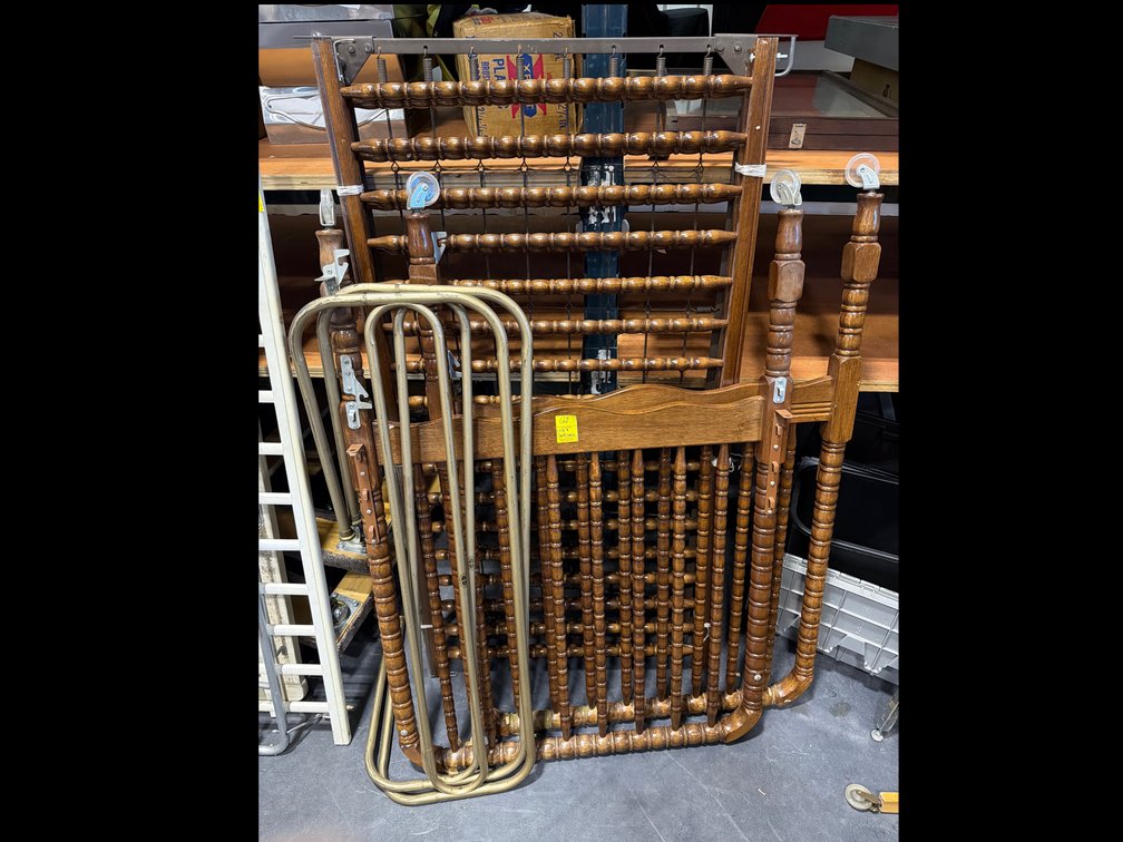 BABY CRIB AND GATES FOR BED