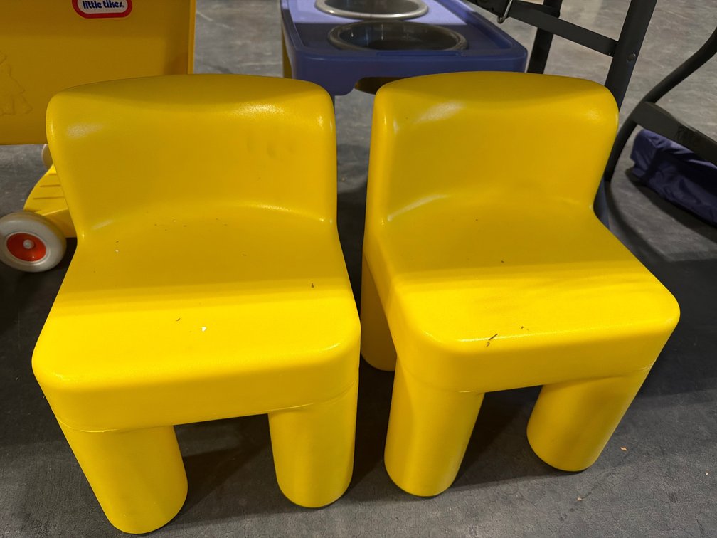 2 YELLOW CHILDRENS CHAIRS WITH TABLE