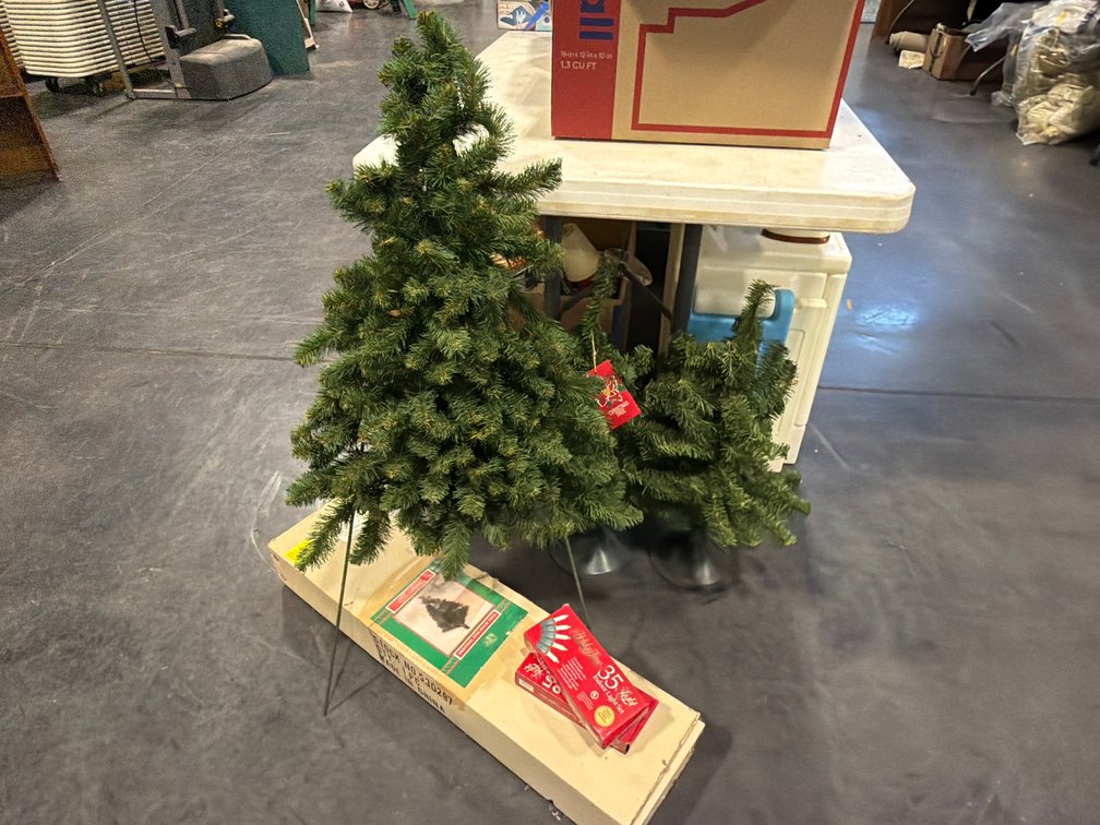 2 SMALL CHRISTMAS TREES; PIN DOOR TREE; CHRISTMAS TREE ON STAND; 