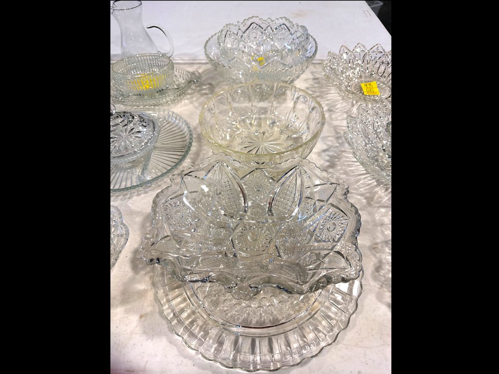 APPROX 5 PCS CLEAR GLASS