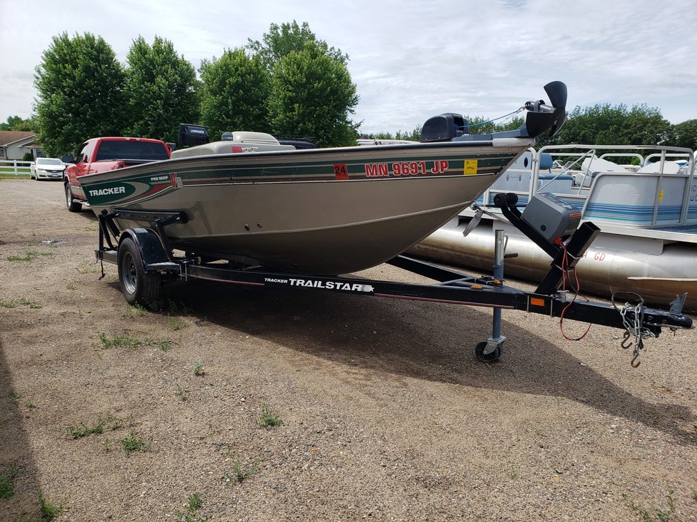 2003 Bass Tracker Pro DV 16 SC 16'.4" with 2002 Trailstar tracker trailer Vin# 4TM12HD153B001068