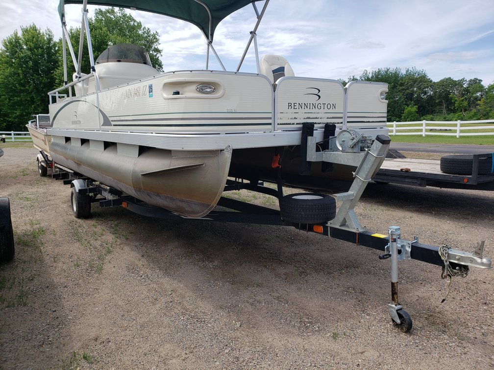 2005 Bennington 20' pontoon, Vin# ETW31821F405 with 2005 Karavan classic trailer, Vin# 5KTPS26115F216877 