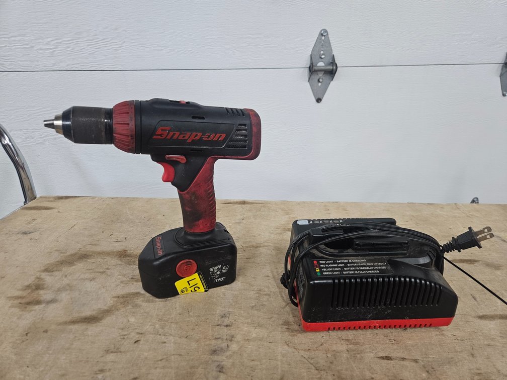 Snap-On 18V Drill And Battery Charger
