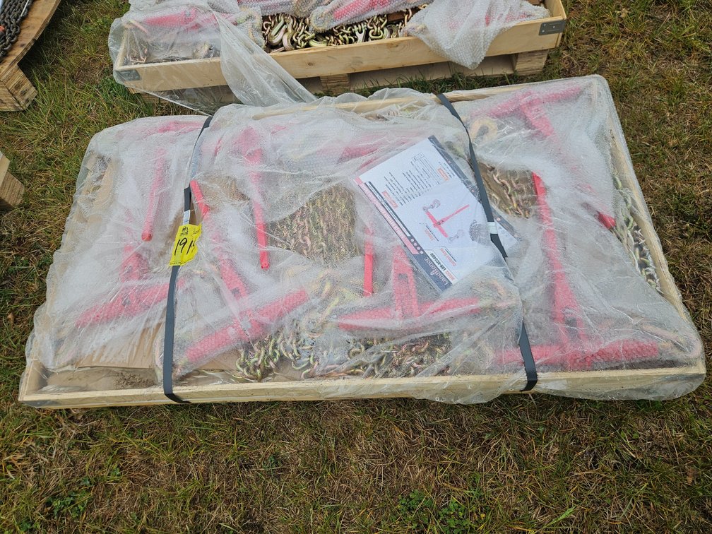8- 5,400 Lbs. Ratchet Binders & 16- G70 20' Chains