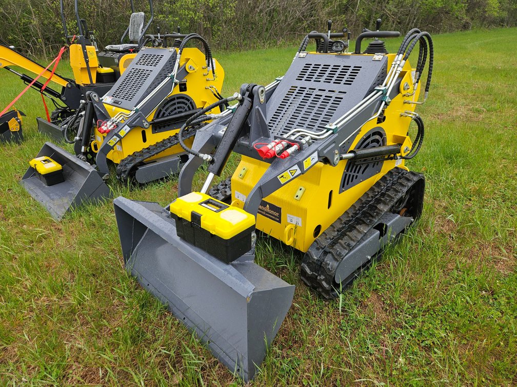 LandHonor Mini Skidsteer Loader