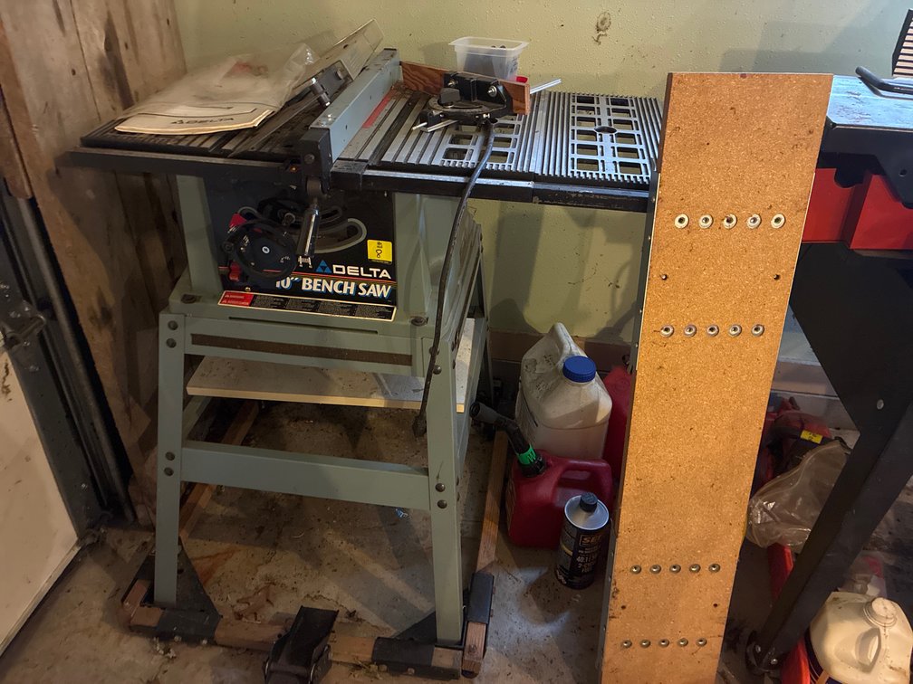 Delta 10" Bench Saw on rolling cart
