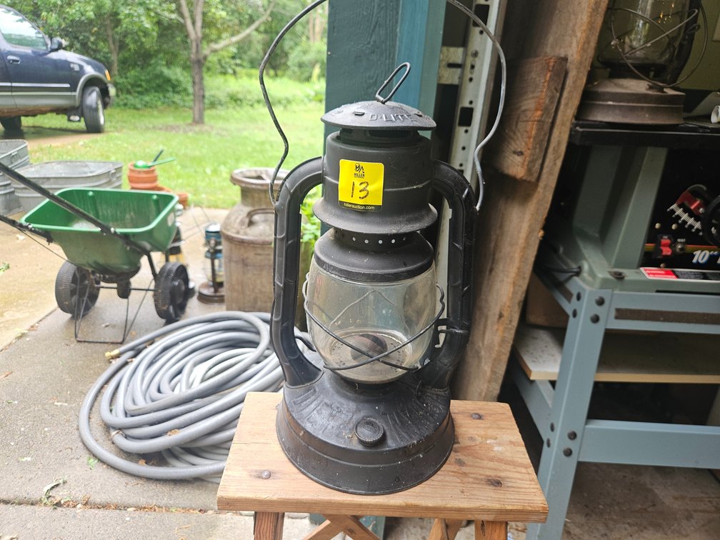 Dietz D-Lite No. 2 lantern