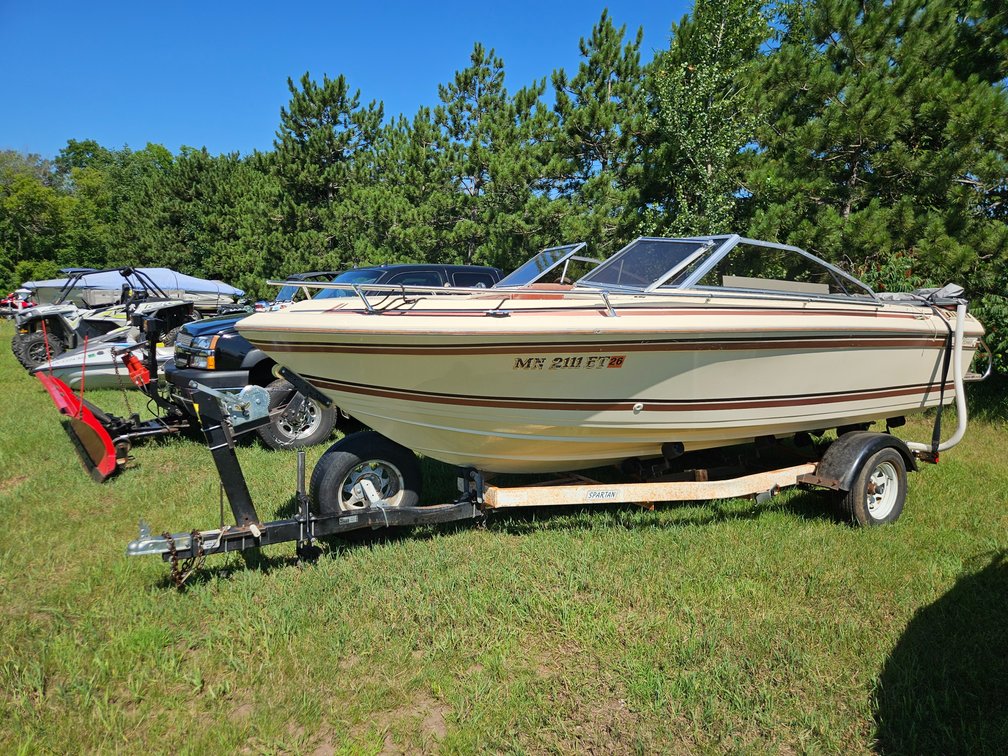 1983 Sun Runner Boat Hull# XUE30815M83L & 1984Spartan Trailer