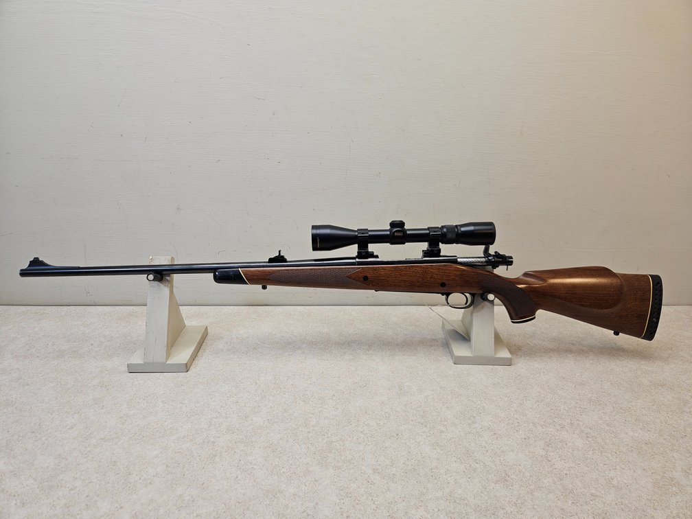 Winchester Model 70 SN# G1213585 7mm Mag
