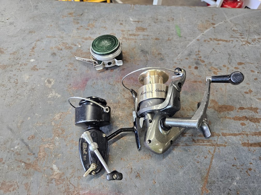 3 Fishing reels
