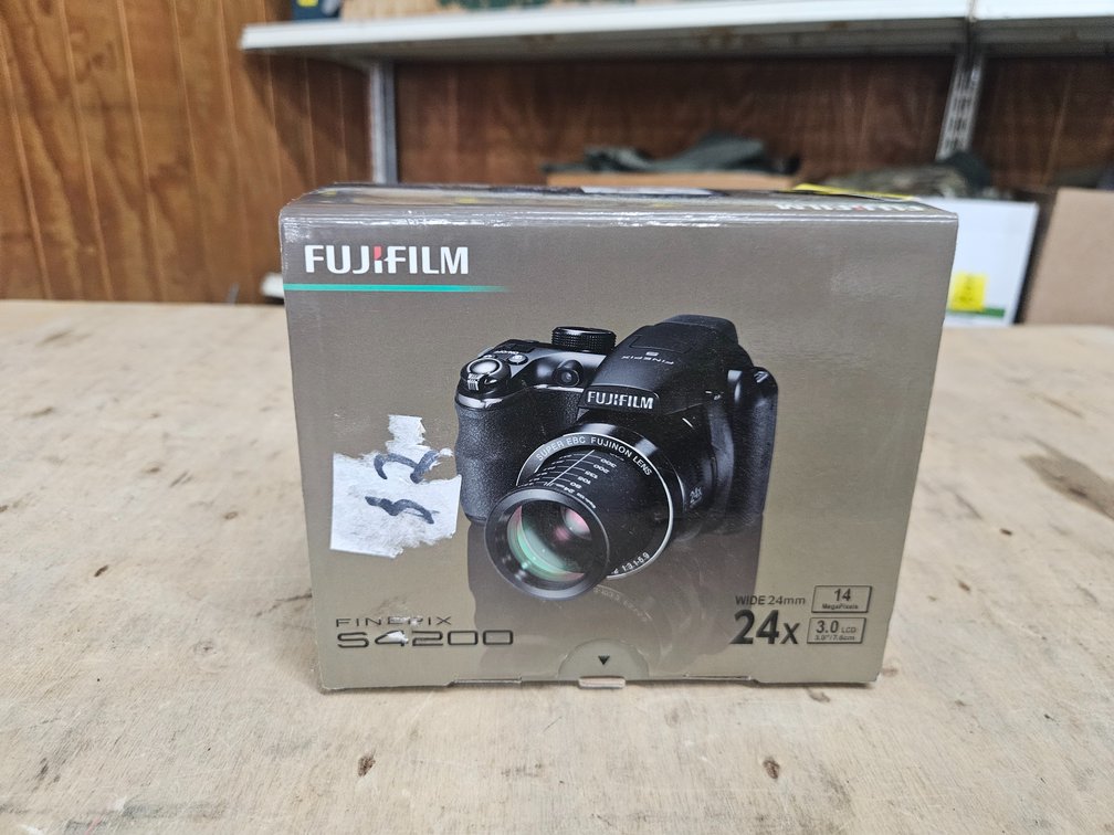 Fujifilm S4200 camera