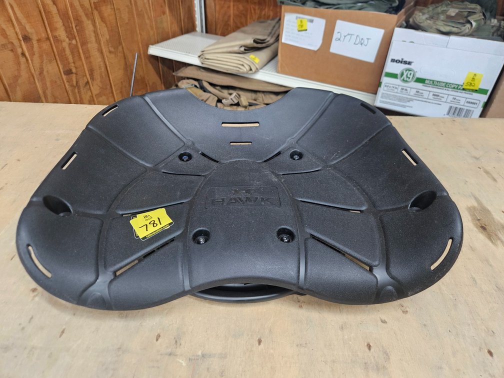 Hawk bucket seat