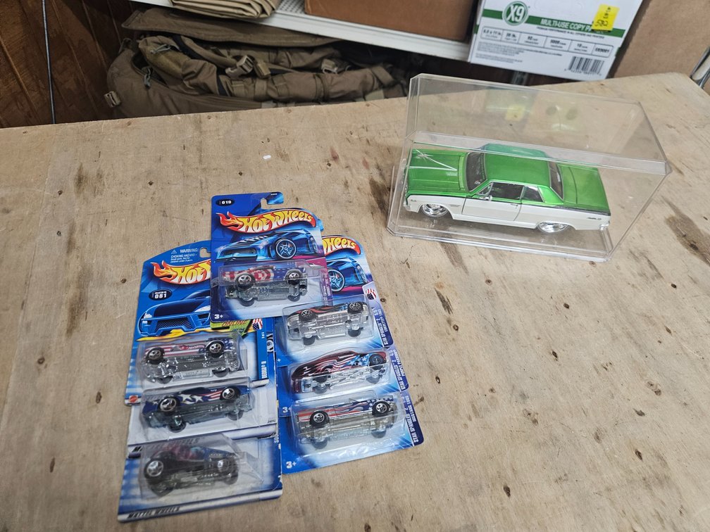 American Flag Hot Wheels set, Chevy Malibu diecast