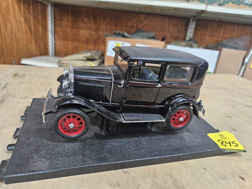 1933 Ford Deluxe